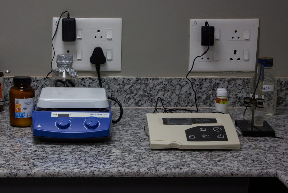 IKA C-MAG HS 7 magnetic stirrer & EUTECH pH Tutor pH meter